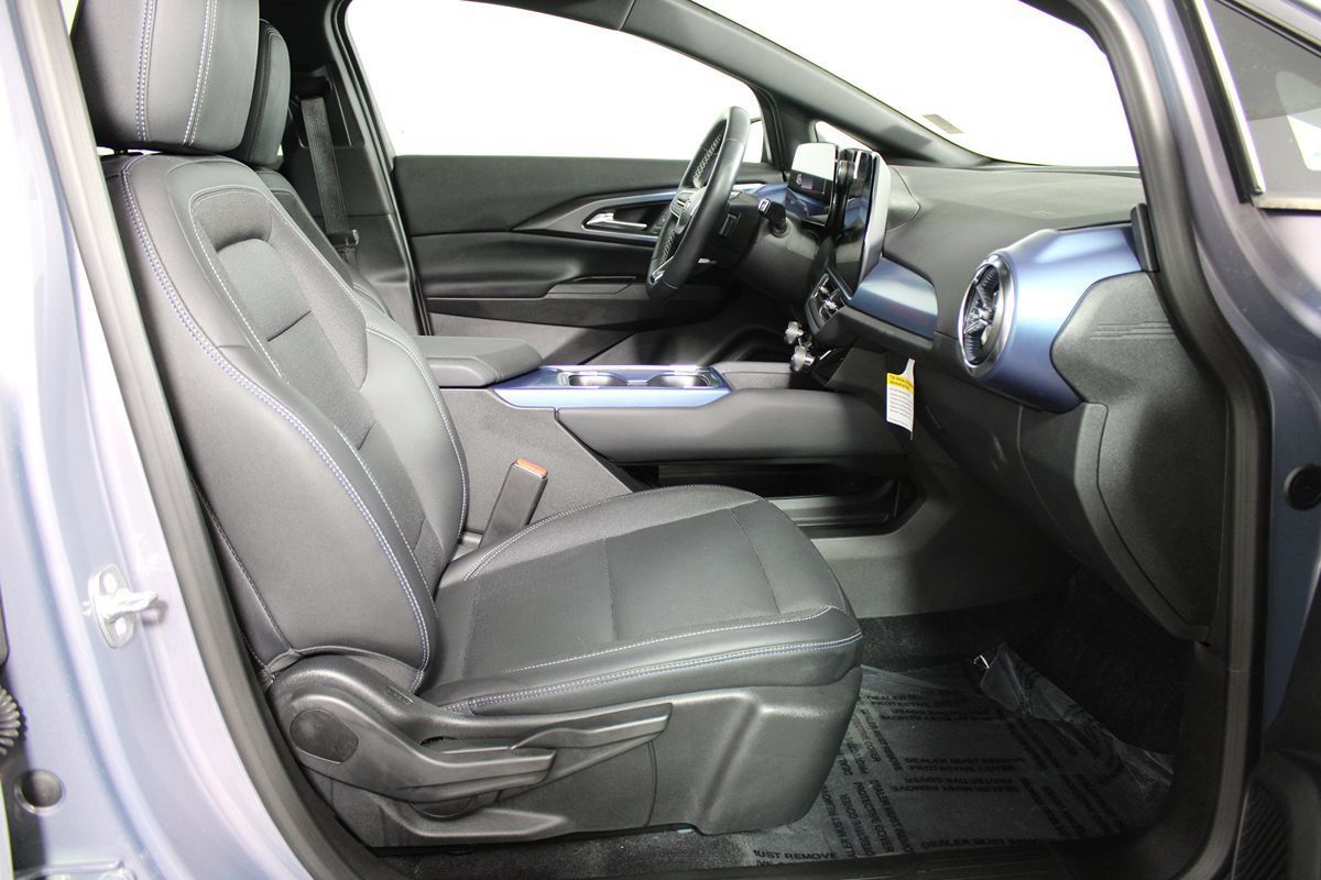 Used 2024 Chevrolet Equinox EV LT w/ LPO, All-Weather Mat Package FWD image 18