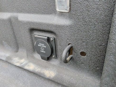 Used 2024 Jeep Gladiator Sport image 47