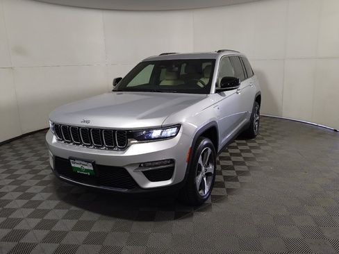 Used 2022 Jeep Grand Cherokee Limited 4xe AWD/4WD image 15