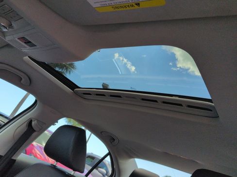 Used 2017 Volkswagen Jetta SEL FWD image 19