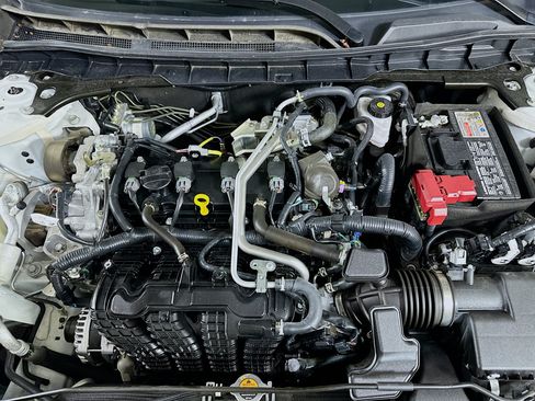 Used 2025 Nissan Altima 2.5 SV FWD image 31