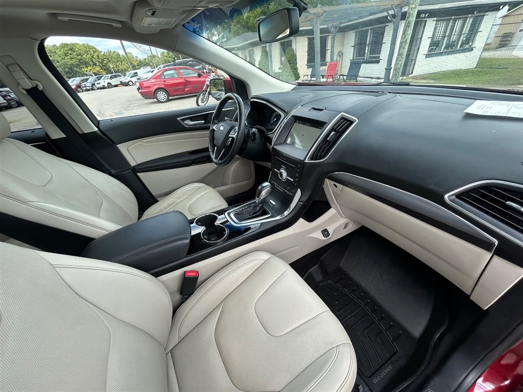 Used 2017 Ford Edge Titanium w/ Equipment Group 301A FWD image 32