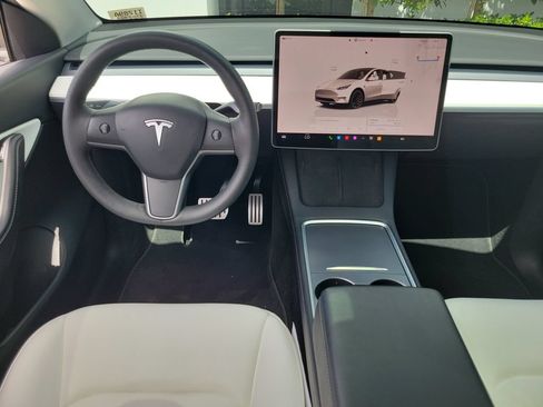 Used 2022 Tesla Model Y Performance AWD/4WD image 15