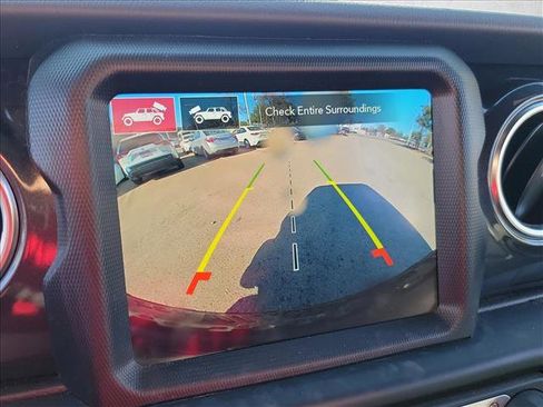 Used 2022 Jeep Wrangler Unlimited Rubicon w/ Trailer Tow Package image 23