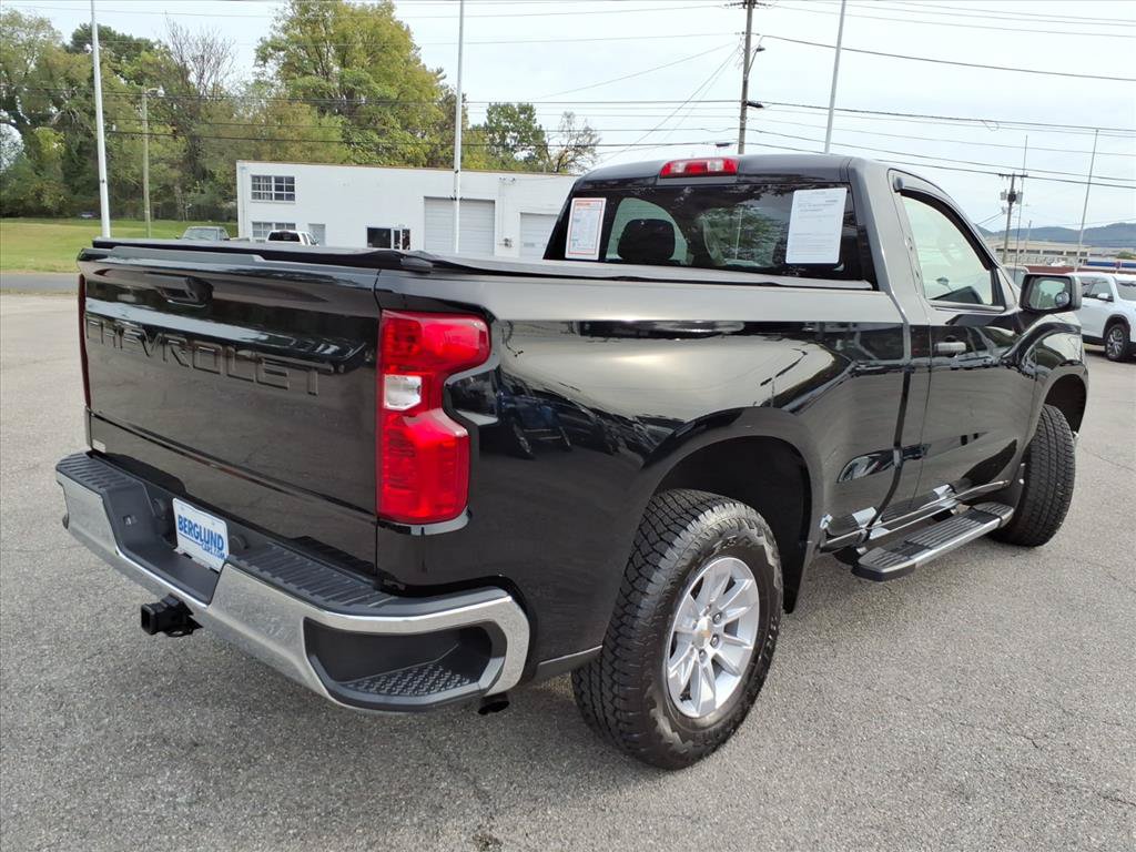 Used 2026 Chevrolet Silverado 1500 W/T AWD/4WD image 4