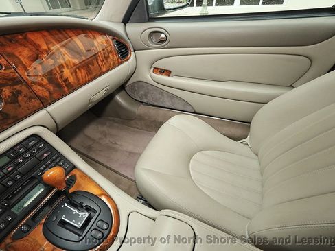 Used 1998 Jaguar XK8 Convertible image 32