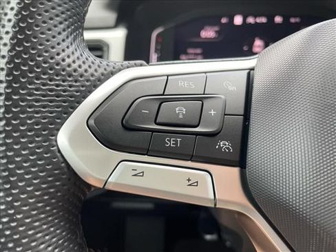 Used 2023 Volkswagen Atlas SEL Premium AWD/4WD image 22