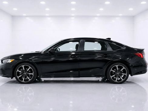 Used 2025 Honda Civic Sport Touring image 2