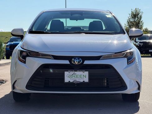 Used 2025 Toyota Corolla LE FWD image 5