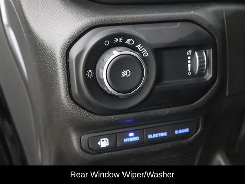 Used 2023 Jeep Wrangler Unlimited Sahara w/ Cold Weather Group AWD/4WD image 16