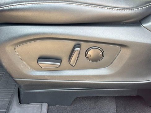 Used 2023 Ford Explorer XLT w/ Equipment Group 202A image 16