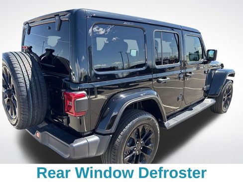Used 2025 Jeep Wrangler Unlimited Sahara AWD/4WD image 7