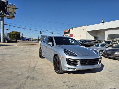 Used 2016 Porsche Cayenne GTS image 4