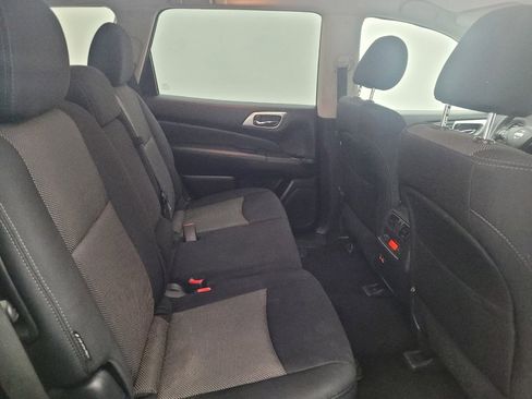 Used 2019 Nissan Pathfinder S image 19