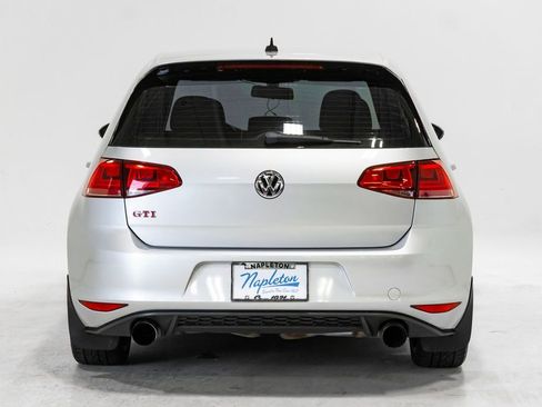 Used 2017 Volkswagen GTI SE FWD image 28
