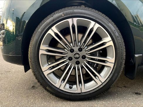 New 2025 Land Rover Range Rover SE image 11