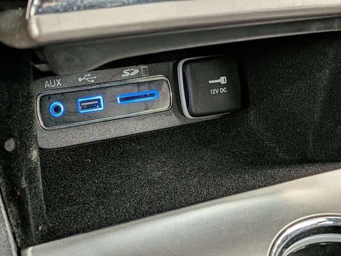 Used 2017 Jeep Grand Cherokee Altitude AWD/4WD image 25