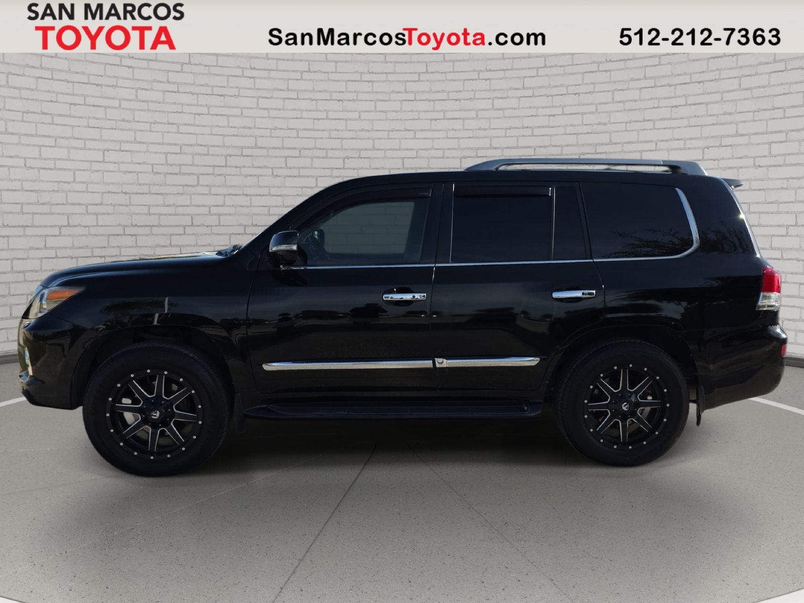 Used 2015 Lexus LX 570 4WD w/ Luxury Package image 9