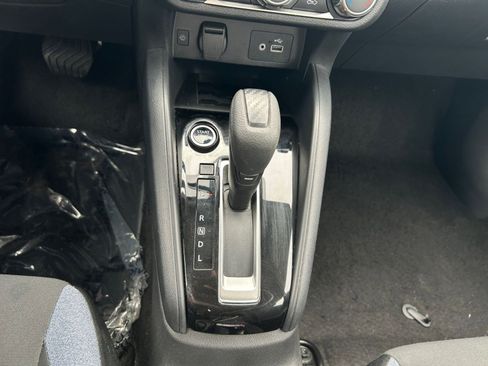 Used 2025 Nissan Versa SV FWD image 36