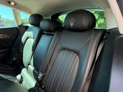 Used 2019 Maserati Levante GranLusso image 26