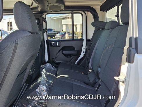 New 2025 Jeep Gladiator Sport image 6