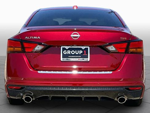 Used 2023 Nissan Altima 2.5 SR w/ SR Premium Package FWD image 5
