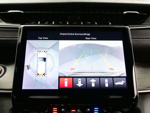 Used 2024 Jeep Grand Cherokee Limited w/ Luxury Tech Group II image 19