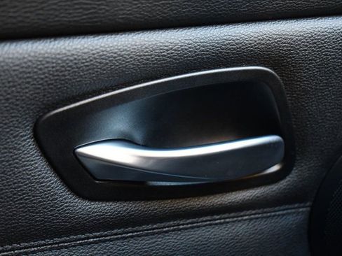 Used 2011 BMW 335i xDrive Sedan image 17