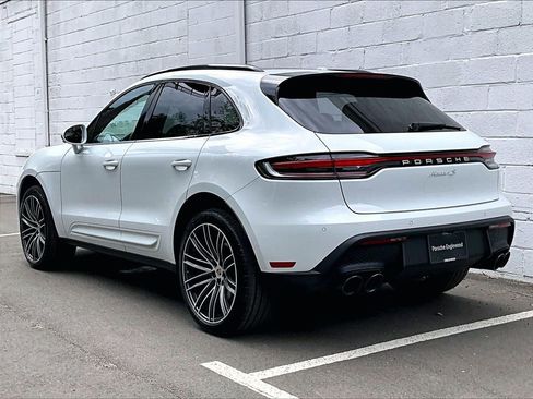 Certified 2025 Porsche Macan S AWD/4WD image 3