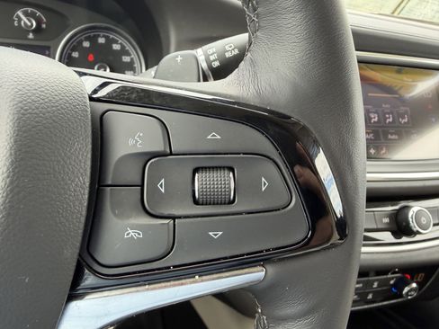 Used 2022 Buick Enclave Essence w/ Sport Touring Edition image 28