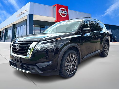 Used 2024 Nissan Pathfinder SL w/ SL Premium Package FWD image 1
