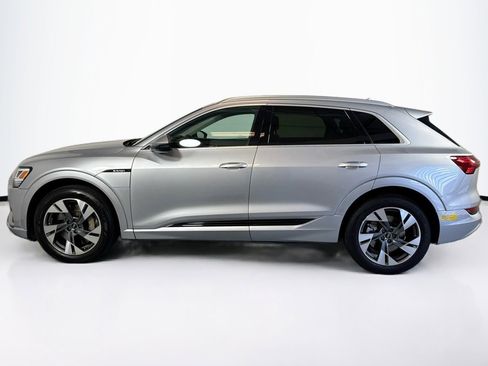 Used 2022 Audi e-tron Premium image 8