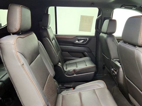 Used 2022 Chevrolet Suburban High Country AWD/4WD image 23