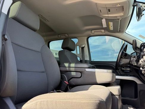 Used 2018 Chevrolet Silverado 1500 LT w/ Texas Edition image 15