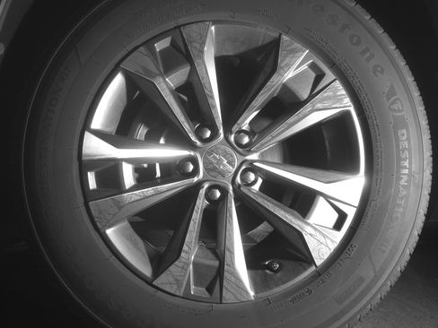 Used 2025 Chevrolet Equinox LT FWD image 12