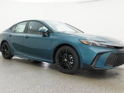 New 2026 Toyota Camry Hybrid FWD image 28