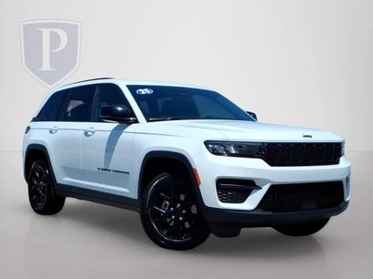 Used 2025 Jeep Grand Cherokee Altitude
