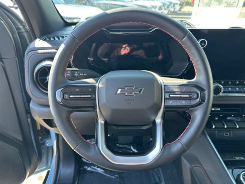 Used 2025 Chevrolet Colorado Z71 w/ Z71 Convenience Package 2 AWD/4WD image 18