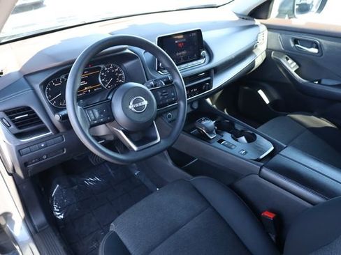 Used 2023 Nissan Rogue SV image 12