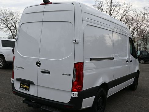 Used 2025 Mercedes-Benz Sprinter 2500 image 40
