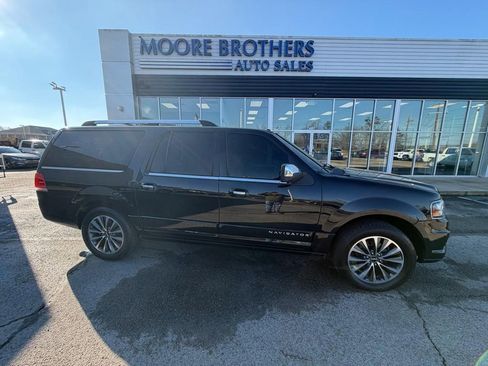 Used 2015 Lincoln Navigator L 2WD image 1