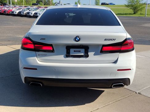 Used 2021 BMW 530i xDrive w/ Convenience Package AWD/4WD image 17