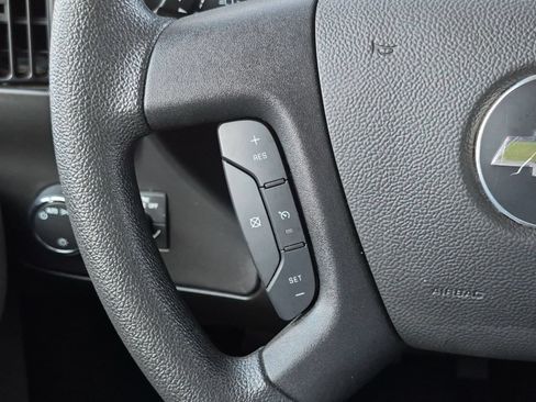 Used 2025 Chevrolet Express 2500 w/ Driver Convenience Package RWD image 15