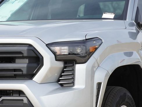 Used 2026 Toyota Tacoma SR image 5