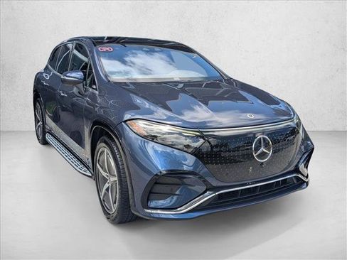Certified 2023 Mercedes-Benz EQS 580 4MATIC SUV image 3