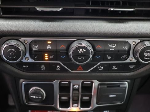 Used 2025 Jeep Gladiator Willys image 24