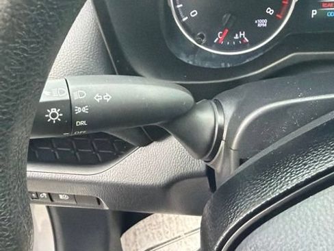 Used 2019 Toyota RAV4 LE FWD image 21