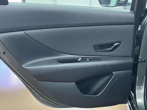 Certified 2025 Hyundai Elantra SEL FWD image 16