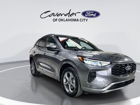 Used 2023 Ford Escape ST-Line AWD/4WD image 2