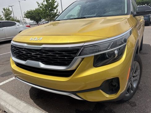 Used 2022 Kia Seltos S AWD/4WD image 3